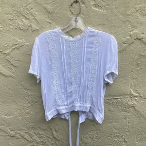 Top junior sz L lace details with tie bottom